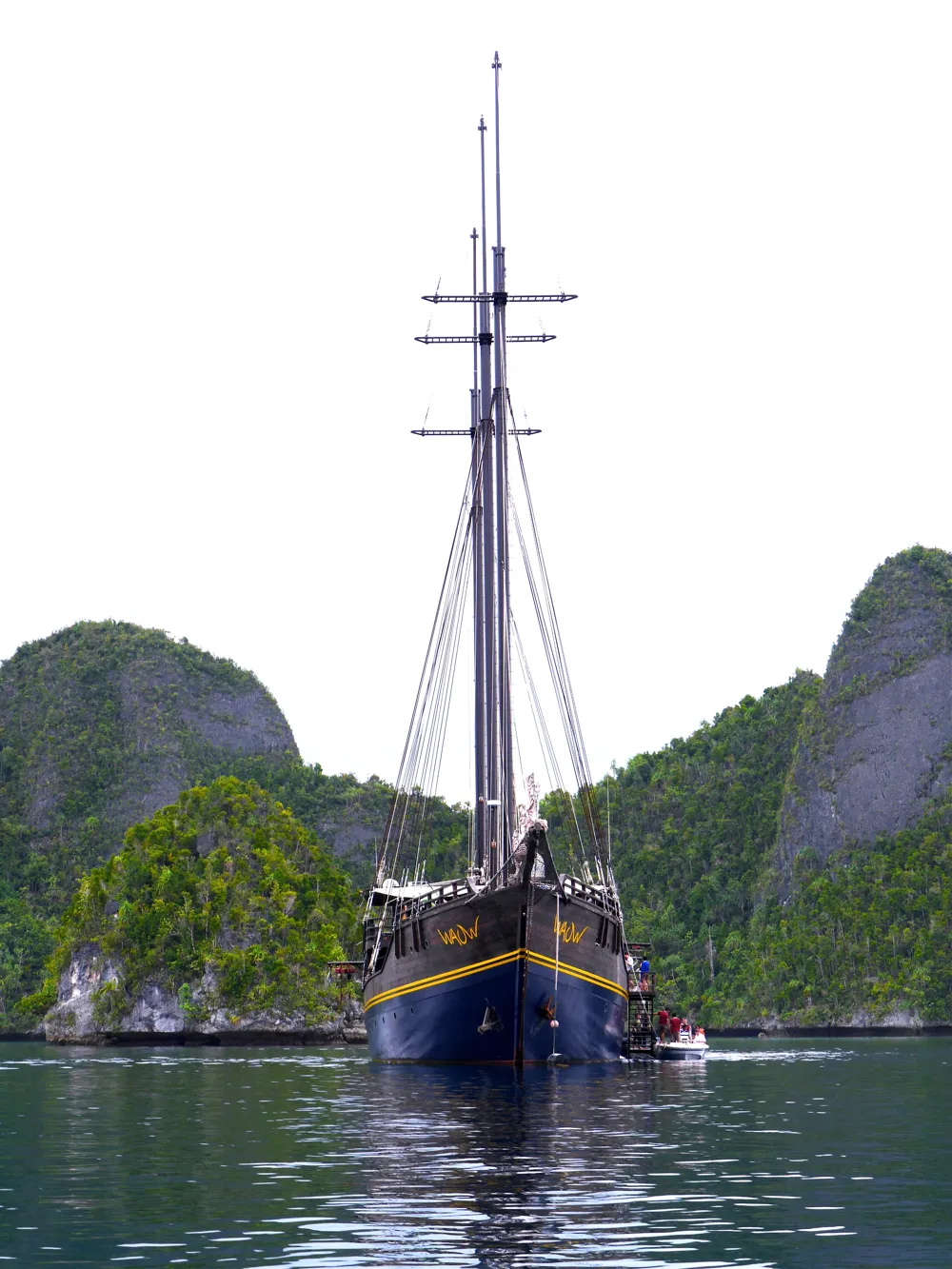 Waow 1 under sail.