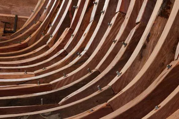 Curved ribs lining the inside of the hull